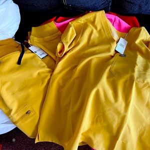 Gold figs scrubs. Zamora xl top xl